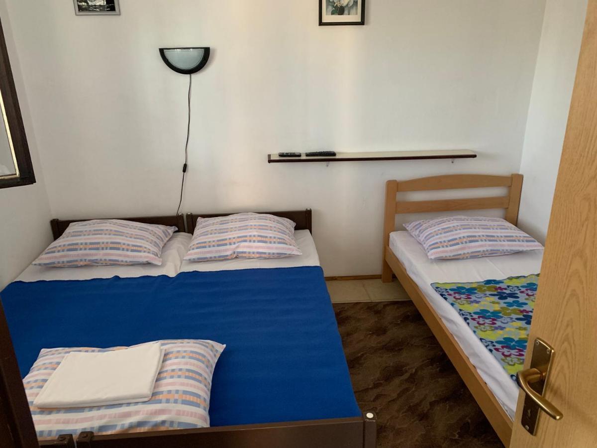Apartmani Ficurin Starigrad Paklenica Bagian luar foto