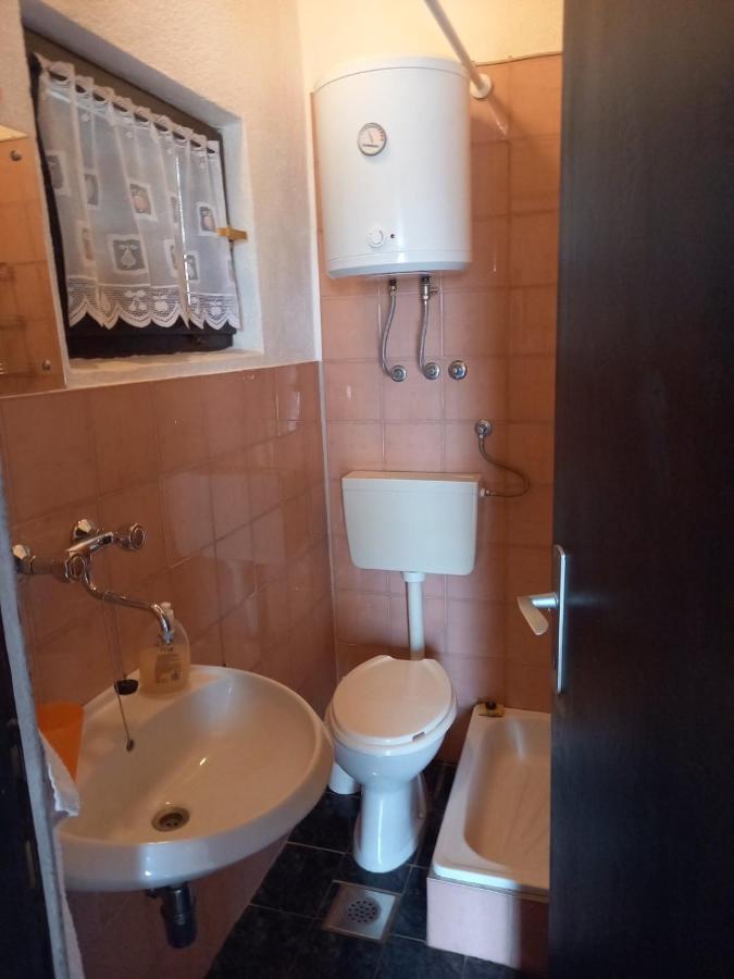 Apartmani Ficurin Starigrad Paklenica Bagian luar foto