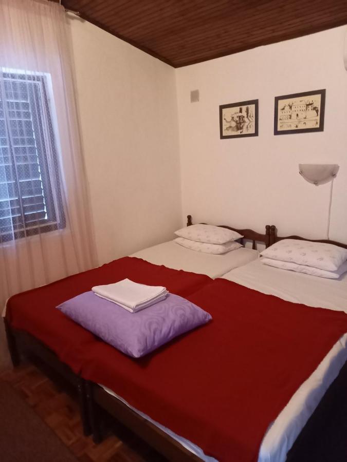 Apartmani Ficurin Starigrad Paklenica Bagian luar foto