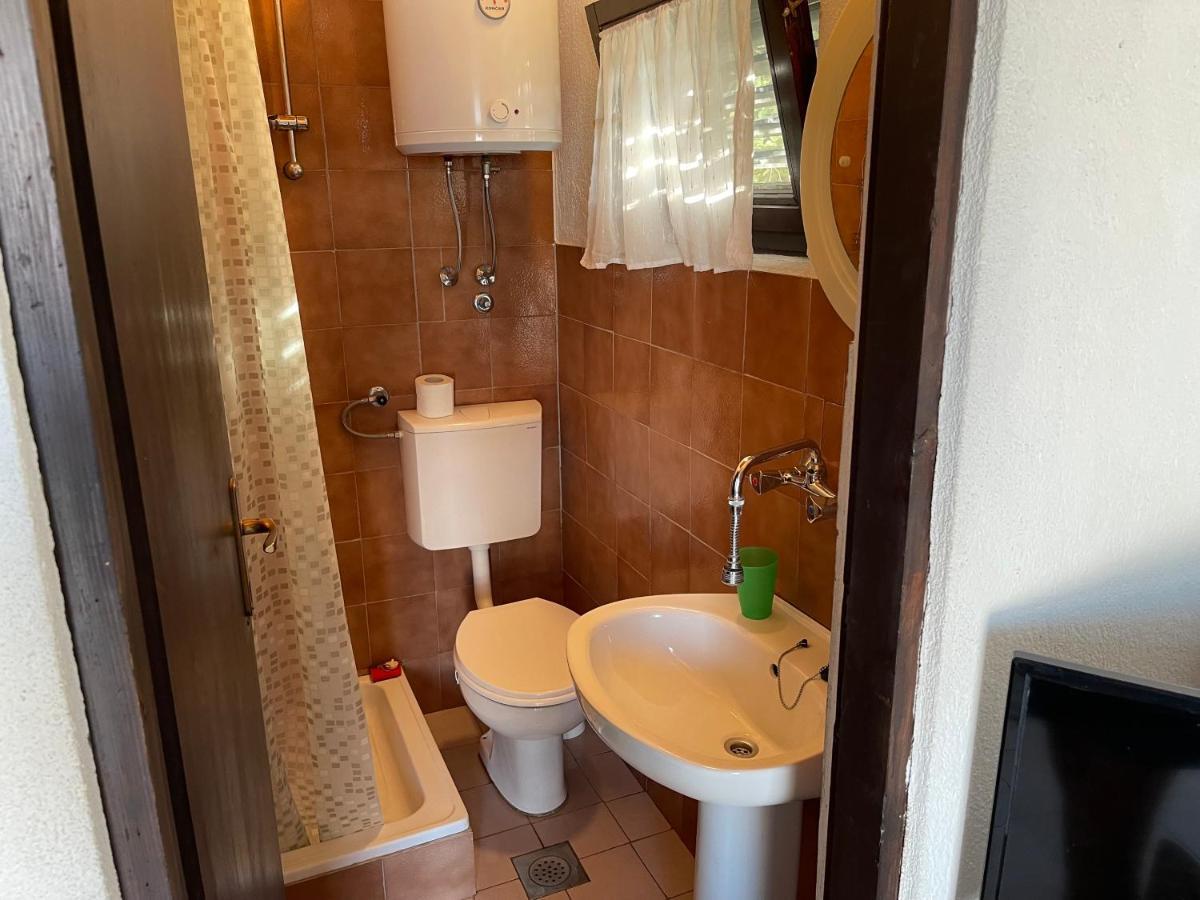 Apartmani Ficurin Starigrad Paklenica Bagian luar foto